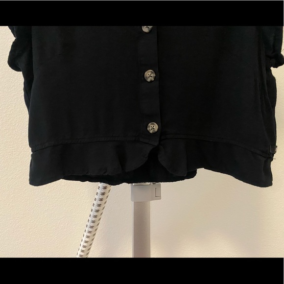 Hurley Sydney Short Sleeved Crop Top with Ruffled bottom - XS - black - Picture 2 of 5